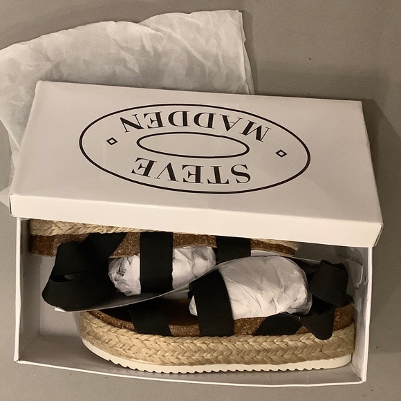 Steve Madden Lacole Flat Platform Black Elastic Strappy Sandal Size 9.5M - Picture 10 of 11